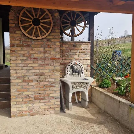 Trebecaj Gardens Holiday home Trnovo