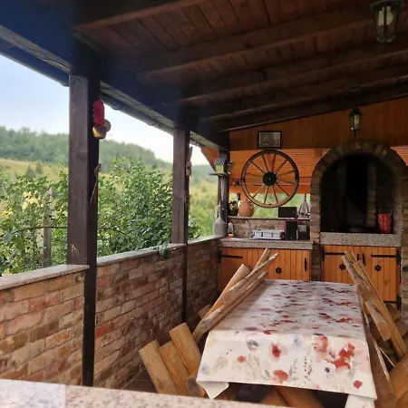 Trebecaj Gardens Holiday home Trnovo